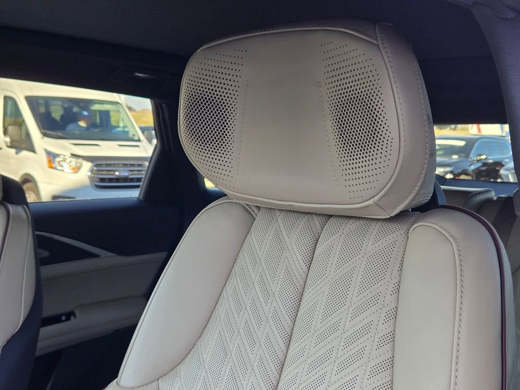 Certified 2024 Cadillac Lyriq Sport w/ Nappa Leather Package image 11