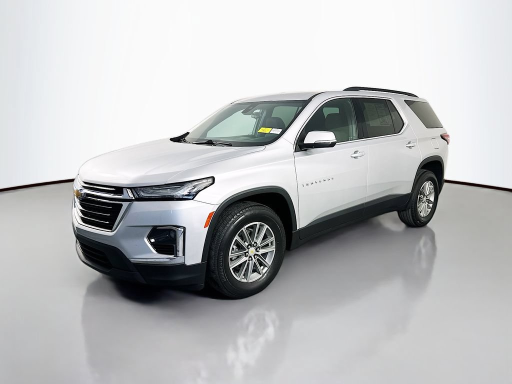 Used 2022 Chevrolet Traverse LT w/ LPO, Cargo Package FWD image 3