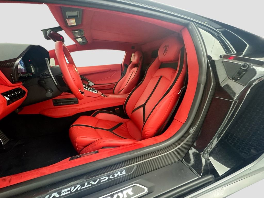Used 2018 Lamborghini Aventador S image 22