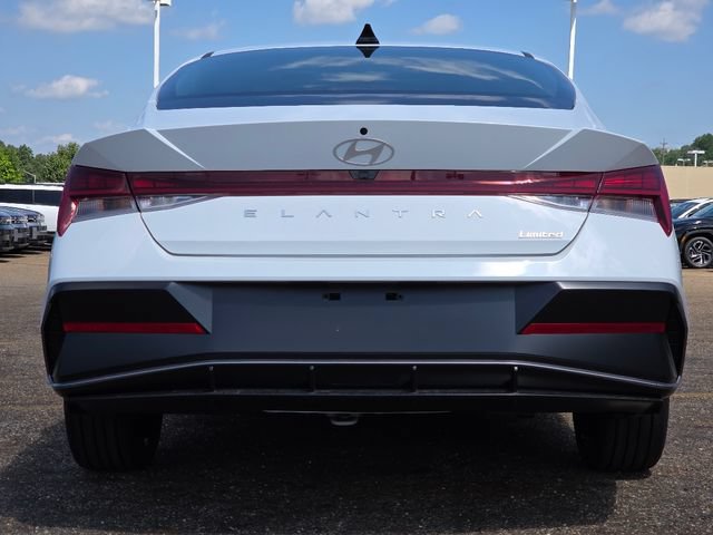 New 2026 Hyundai Elantra Limited FWD image 18