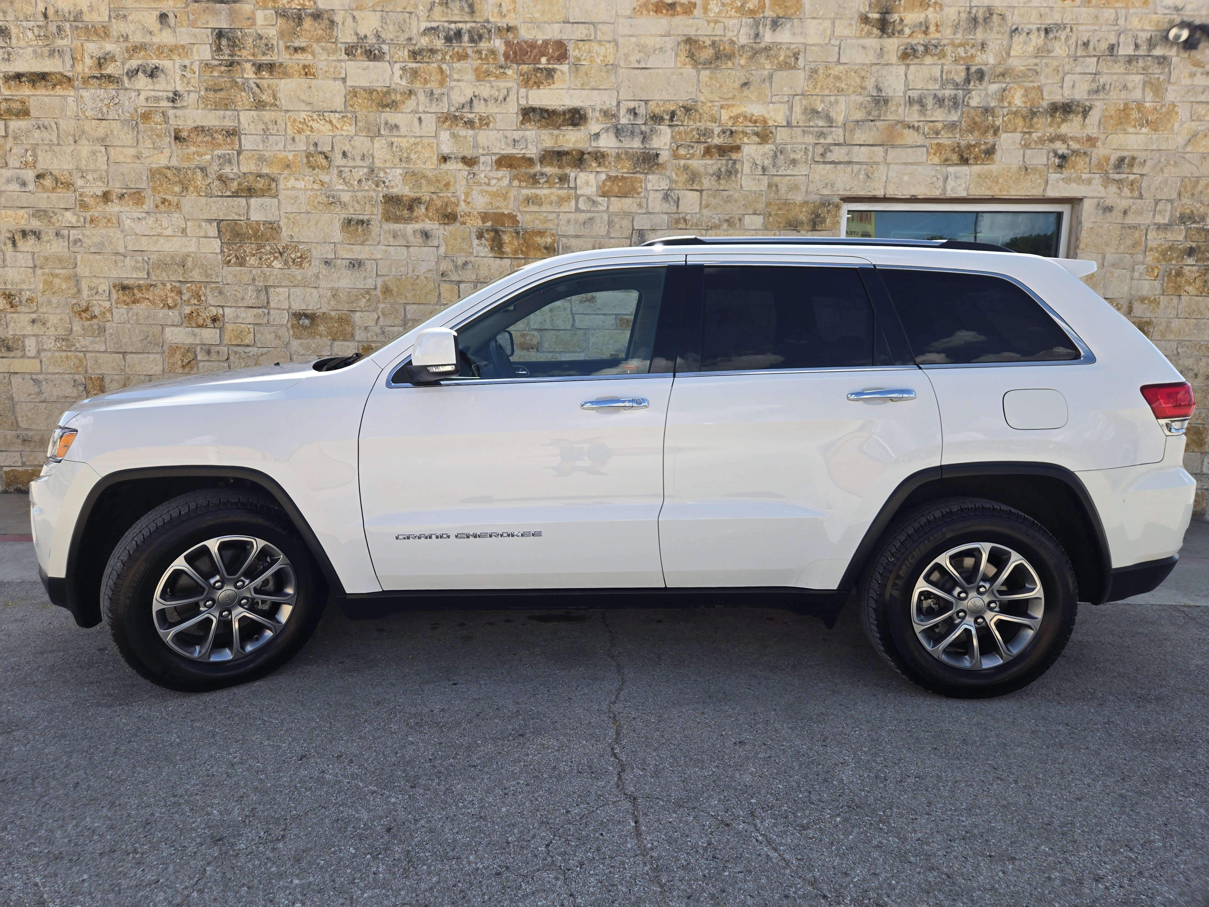 Used 2014 Jeep Grand Cherokee Limited RWD image 1
