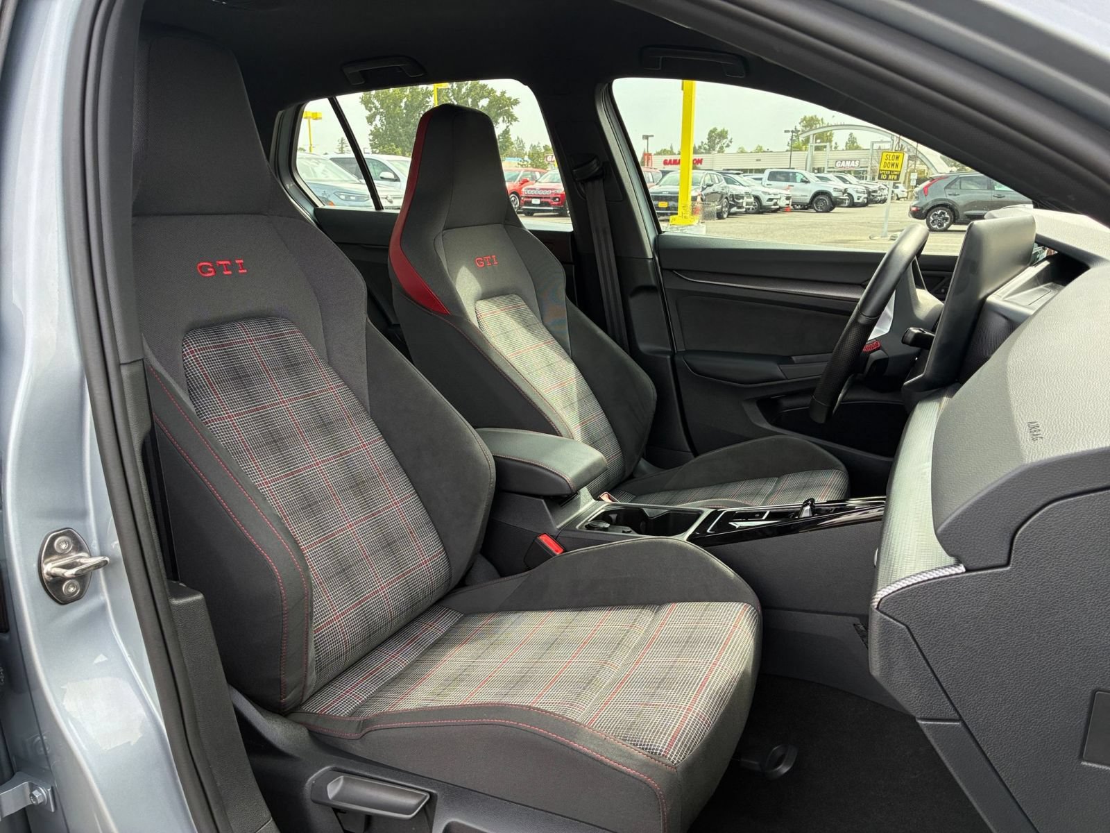Used 2026 Volkswagen Golf S FWD image 32