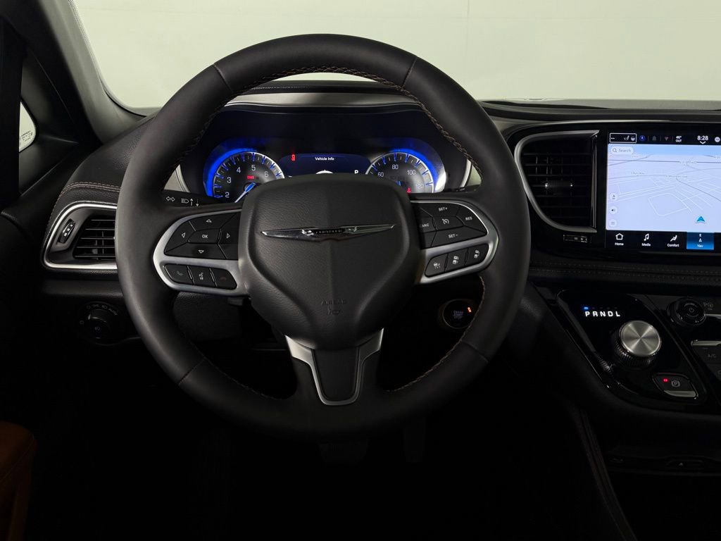 Used 2024 Chrysler Pacifica Pinnacle image 13