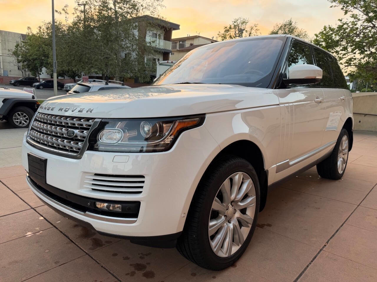 Used 2015 Land Rover Range Rover Supercharged AWD/4WD image 4
