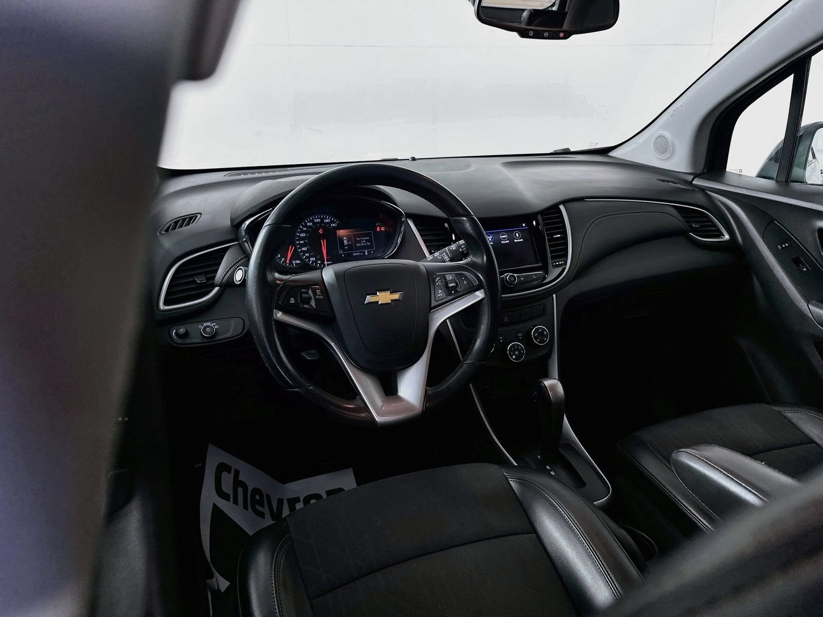 Used 2022 Chevrolet Trax LT w/ Driver Confidence Package AWD/4WD image 20