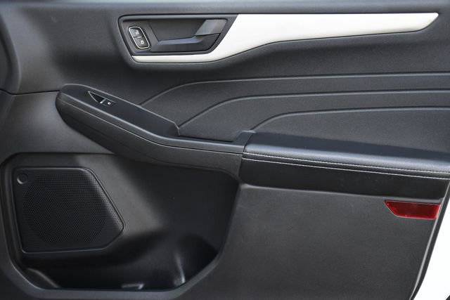 Used 2022 Ford Escape SE image 29