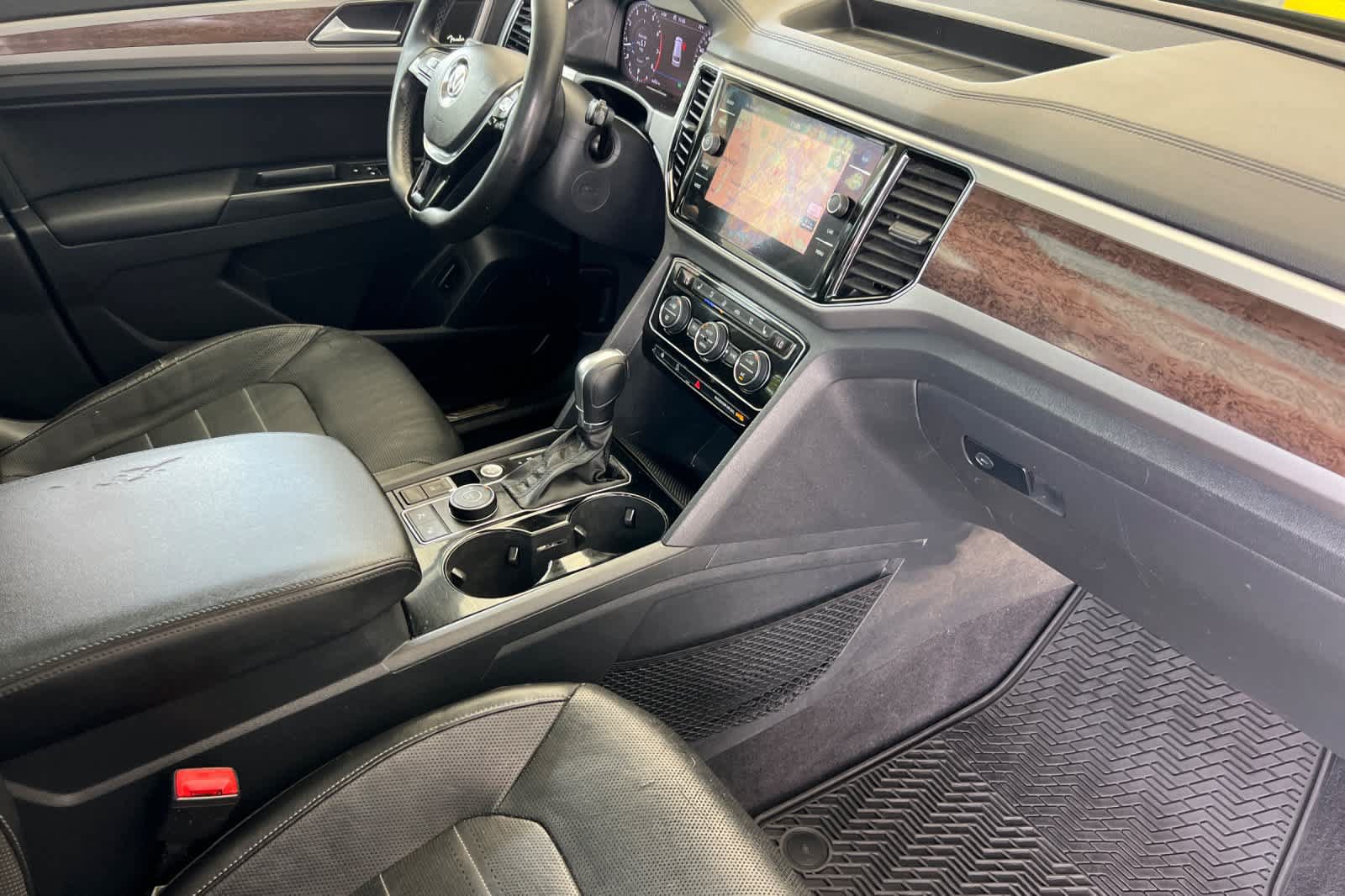 Used 2018 Volkswagen Atlas SEL Premium AWD/4WD image 18