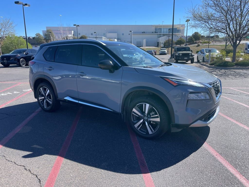 Used 2022 Nissan Rogue Platinum w/ Head-Up Display Package image 3