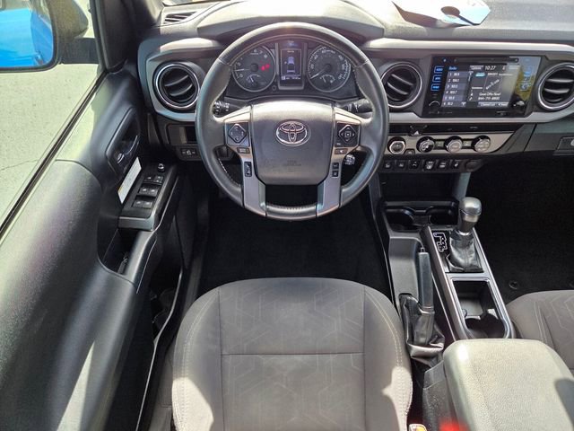 Used 2018 Toyota Tacoma TRD Off-Road w/ Technology Package AWD/4WD image 12