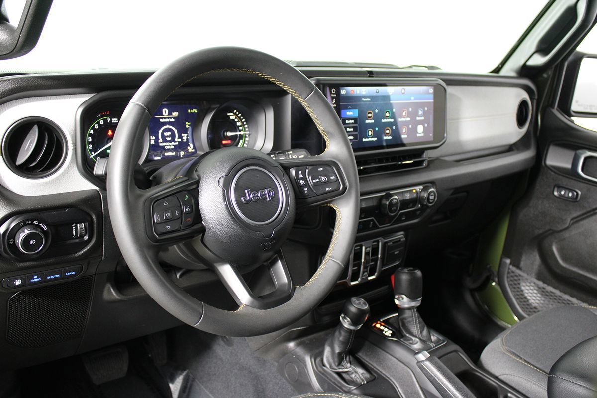 Used 2024 Jeep Wrangler Unlimited AWD/4WD image 6