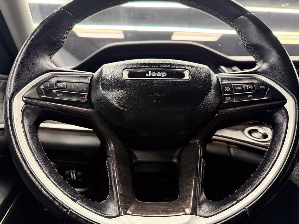 Used 2022 Jeep Grand Cherokee L Limited w/ Black Appearance Package RWD image 23