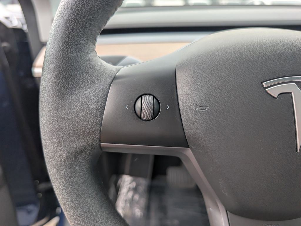 Used 2021 Tesla Model Y Long Range AWD/4WD image 23