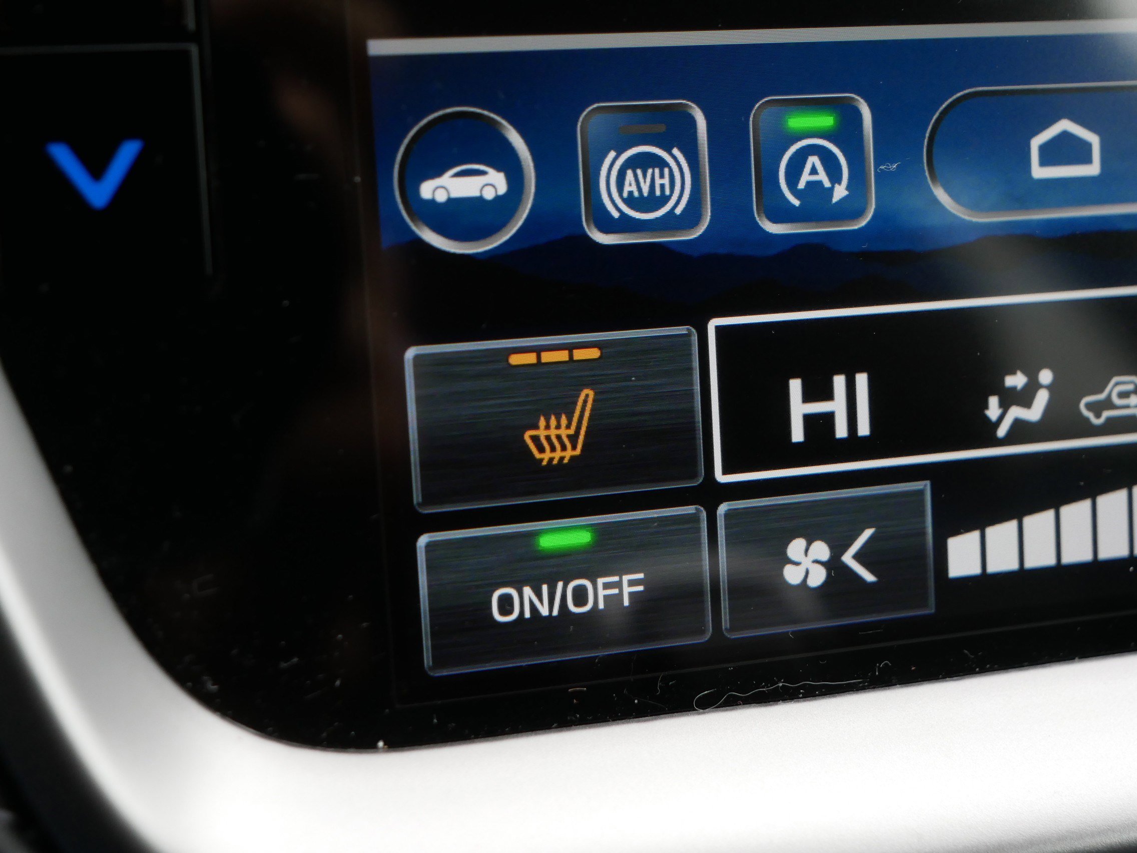 Certified 2025 Subaru Outback Limited image 28