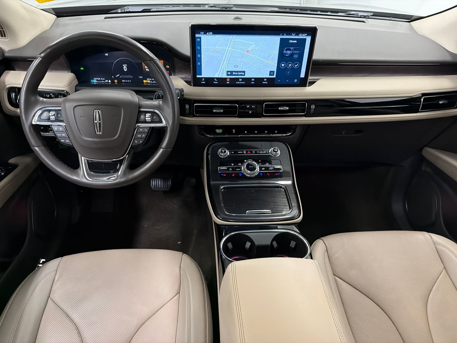 Used 2023 Lincoln Nautilus Reserve image 19