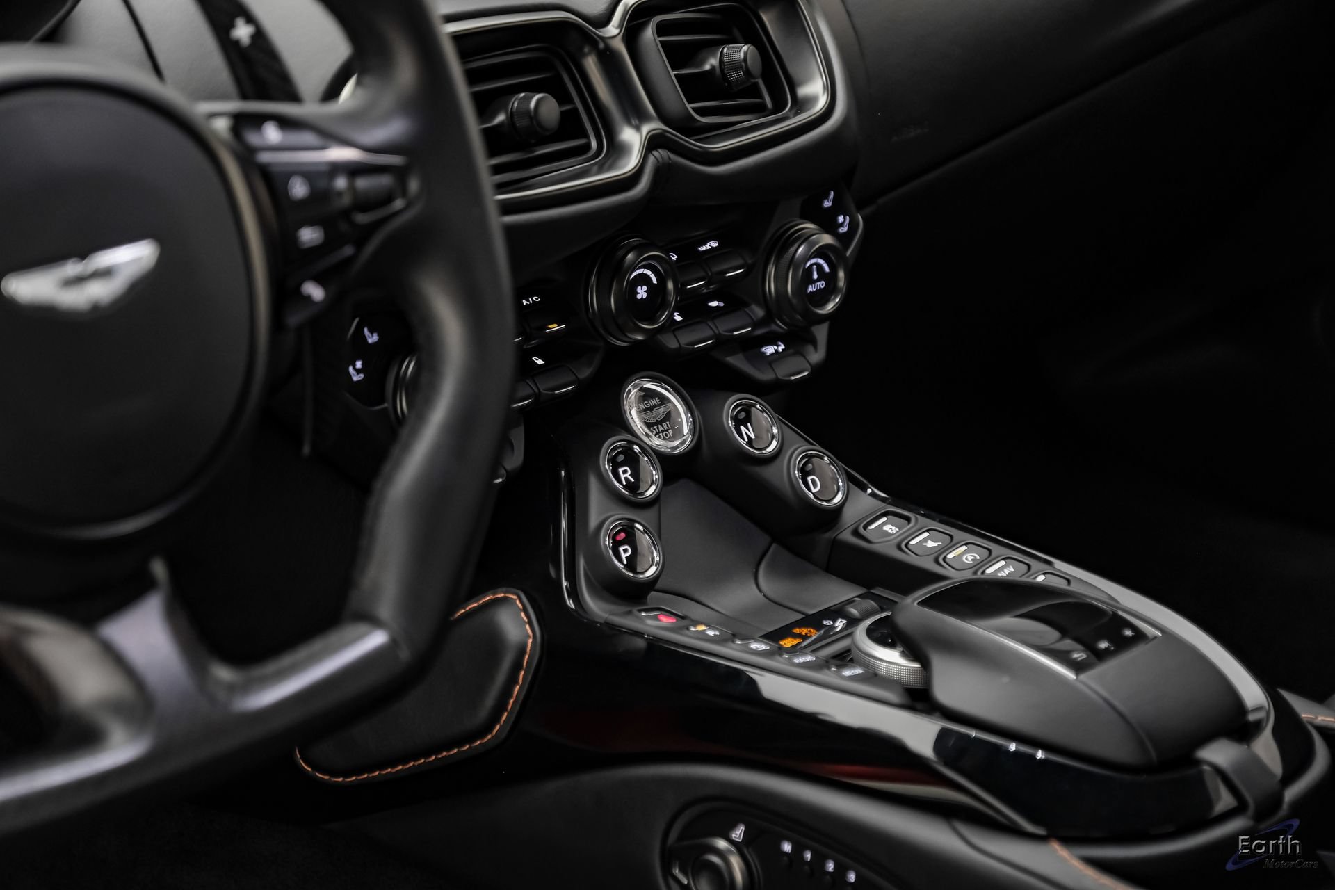 Used 2020 Aston Martin V8 Vantage Coupe RWD image 61