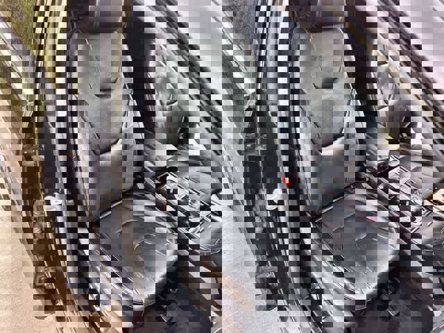 Used 2019 Ford Edge Titanium FWD image 12