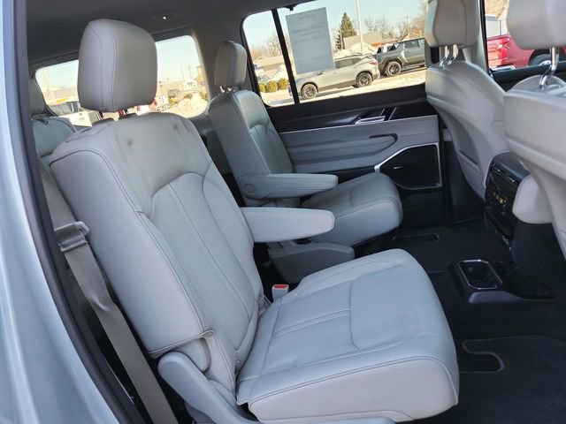 Used 2023 Jeep Wagoneer Series III w/ Convenience Group I image 28