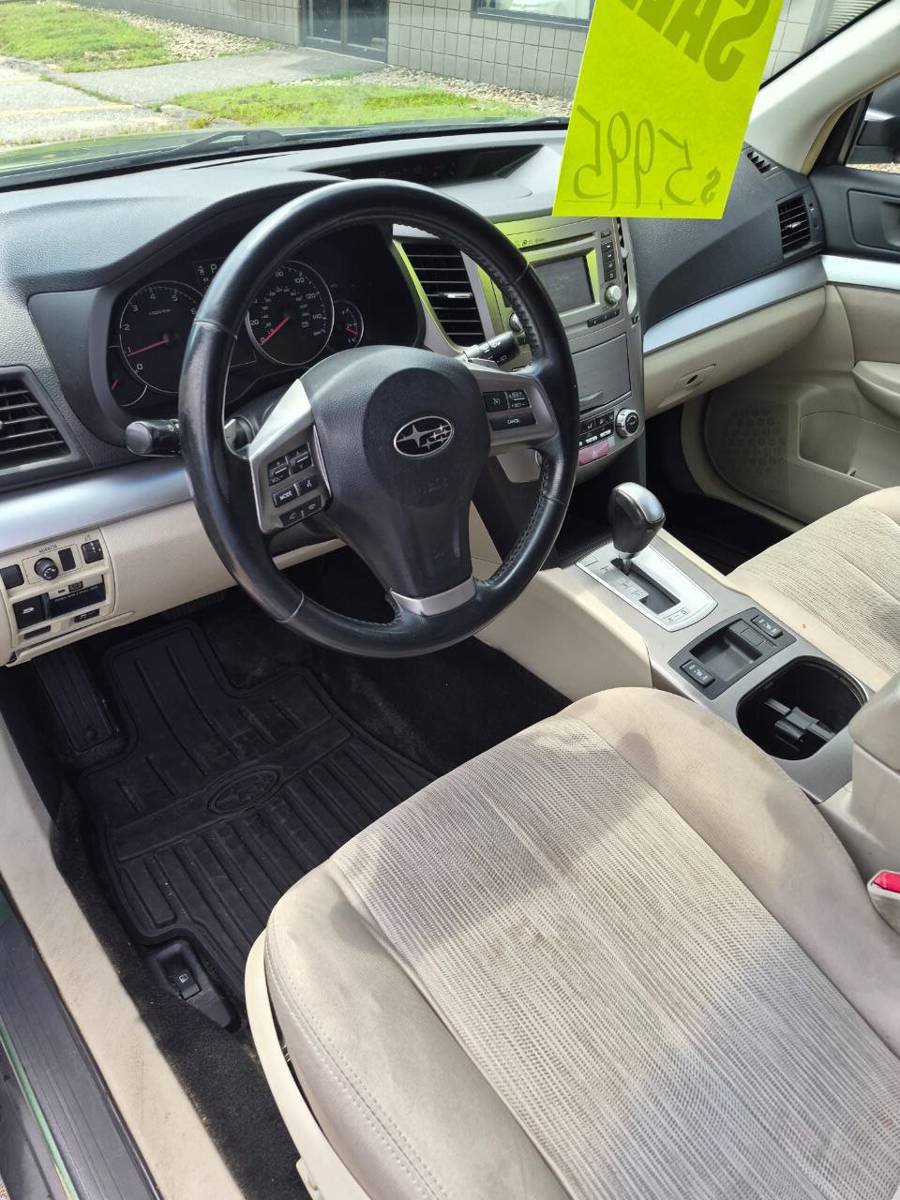 Used 2014 Subaru Outback 2.5i Premium w/ Moonroof Package AWD/4WD image 15