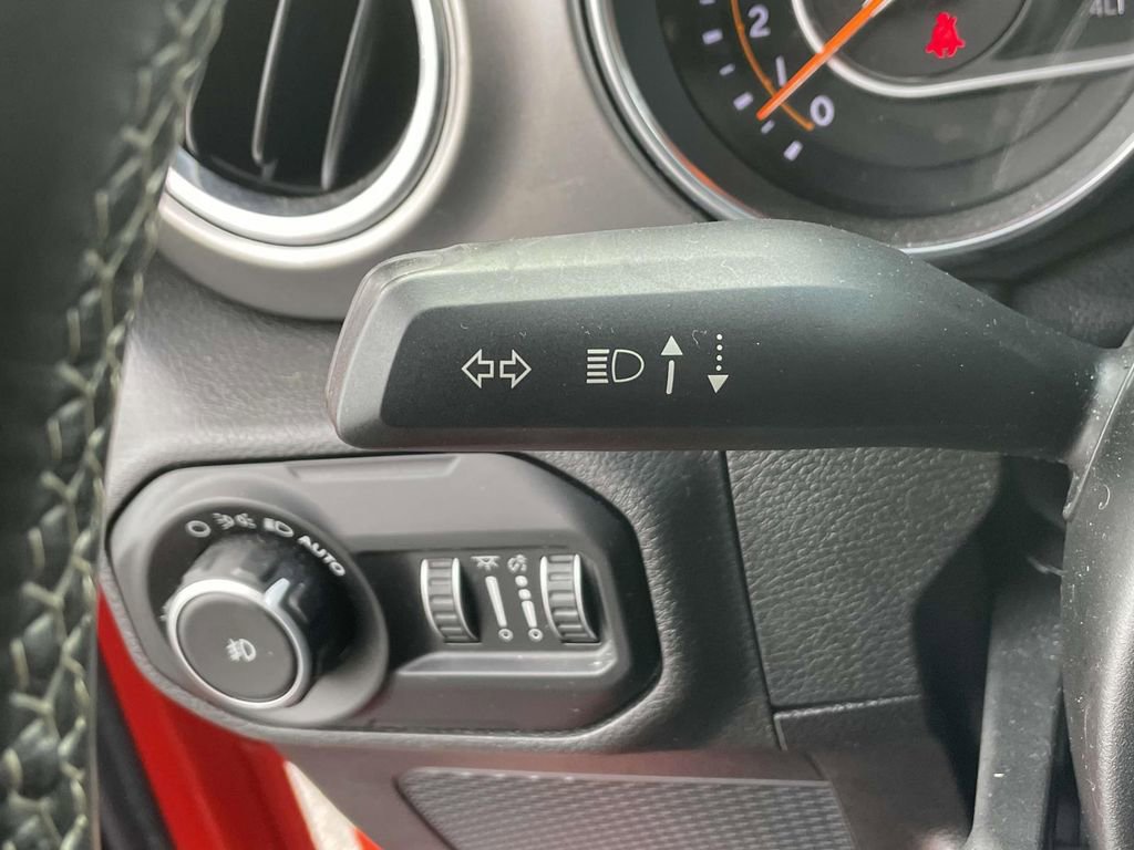 Used 2018 Jeep Wrangler Unlimited Sahara image 22