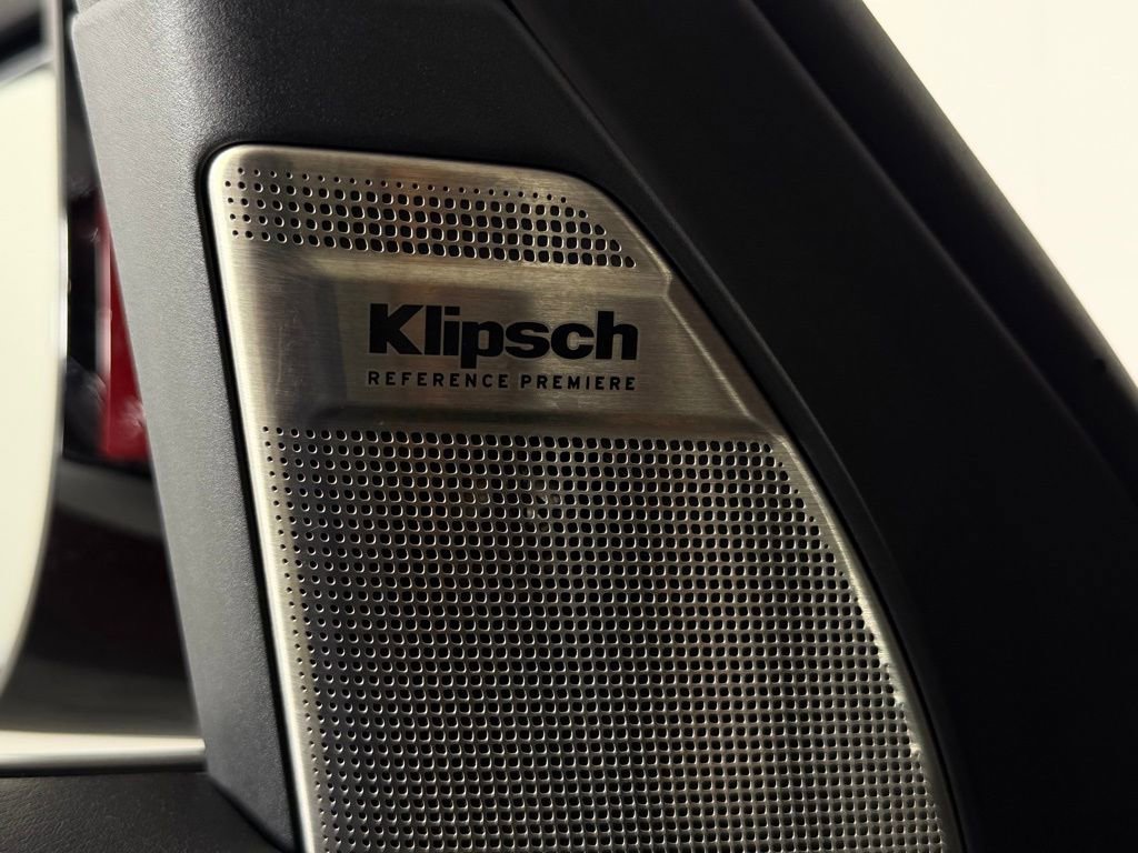 Used 2025 INFINITI QX80 Sensory image 17