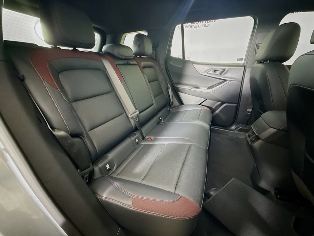 Used 2025 Chevrolet Equinox RS FWD image 28