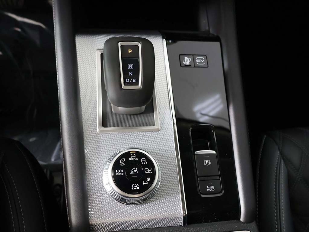 New 2025 Mitsubishi Outlander SEL image 48