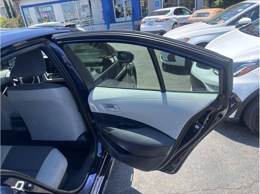 Used 2025 Toyota Corolla SE FWD image 9