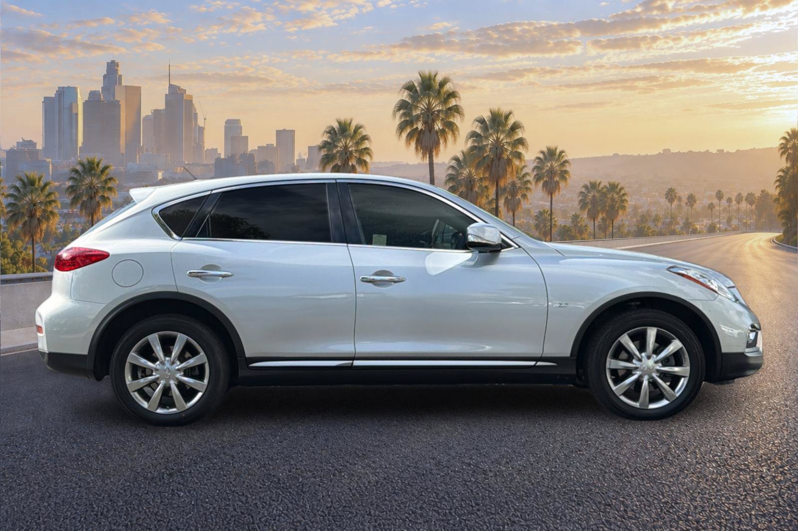 Used 2017 INFINITI QX50 2WD image 3