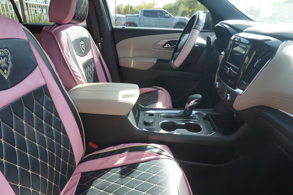 Used 2023 Chevrolet Traverse LS w/ Safety Package FWD image 9