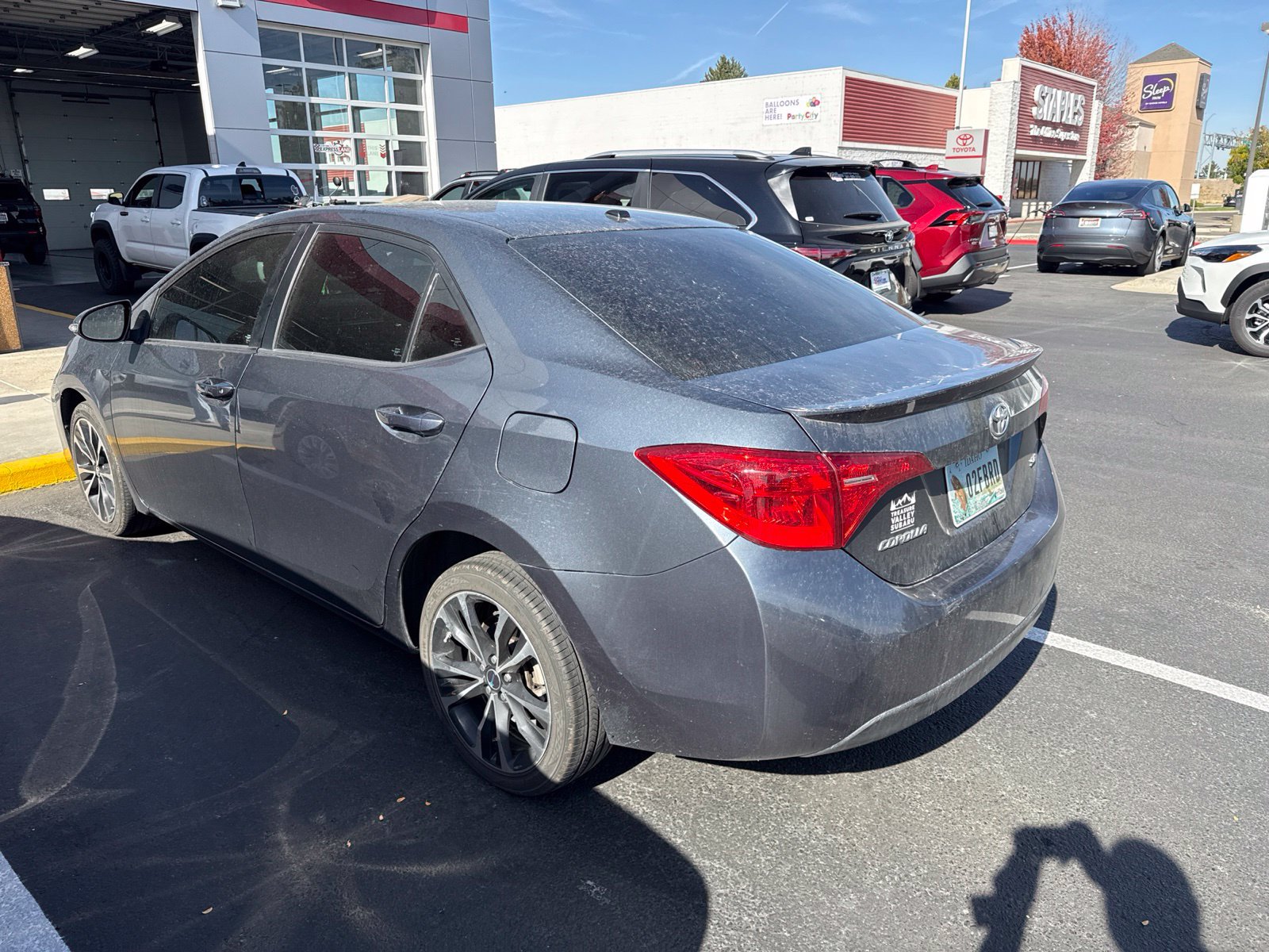 Used 2018 Toyota Corolla SE w/ SE Premium Package FWD image 1