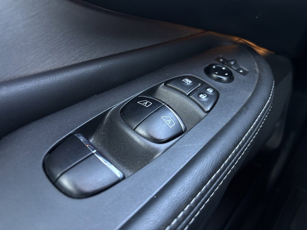 Used 2021 Nissan Murano SL w/ SL Moonroof Package image 12