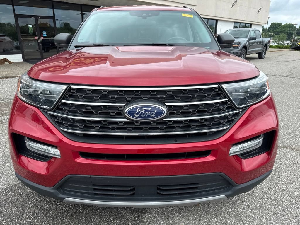 Used 2024 Ford Explorer XLT w/ Equipment Group 202A AWD/4WD image 15