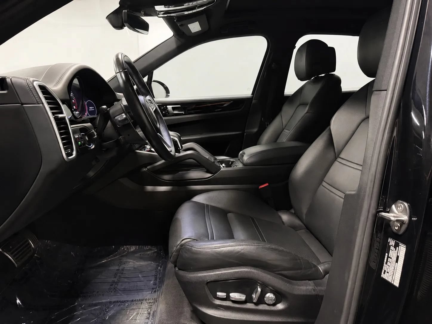 Used 2019 Porsche Cayenne S AWD/4WD image 11