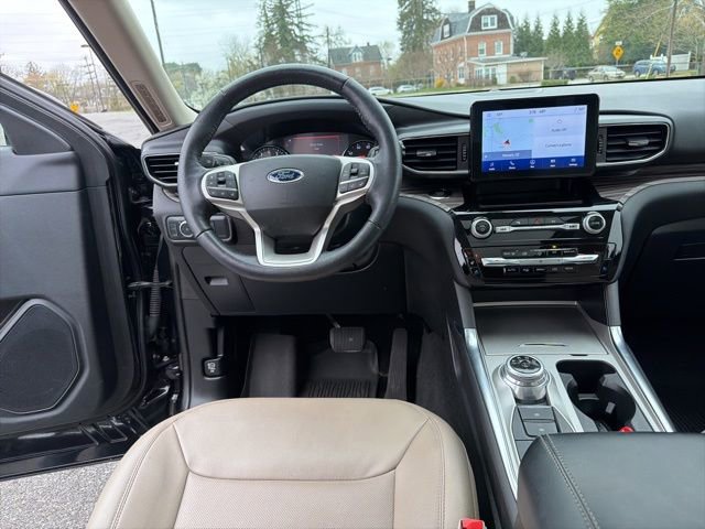 Used 2022 Ford Explorer Limited w/ Equipment Group 301A image 17