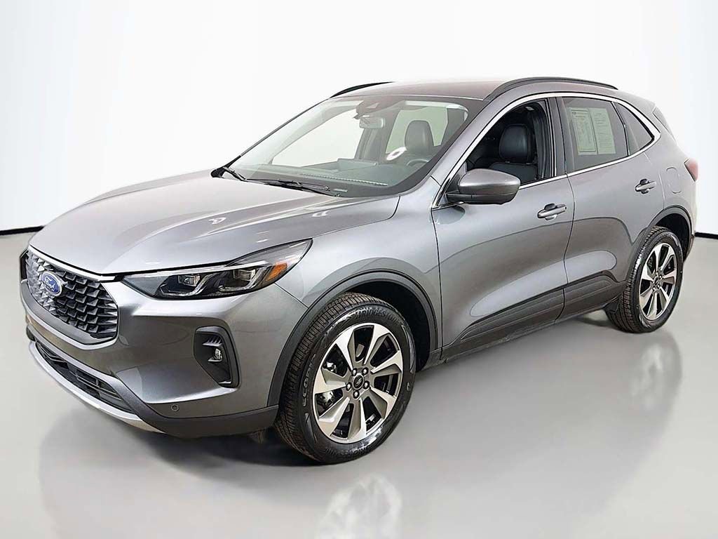 Used 2024 Ford Escape Platinum image 7