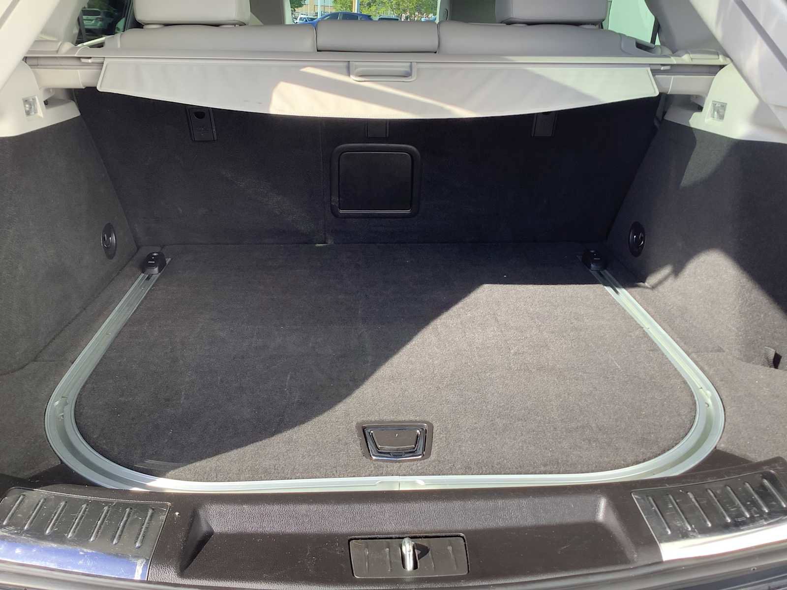 Used 2015 Cadillac SRX Luxury w/ Driver Awareness Package AWD/4WD image 19