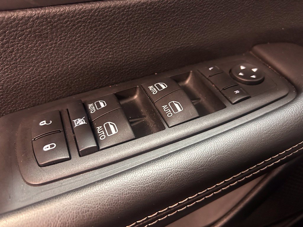 Used 2026 Chrysler Pacifica Select w/ S Appearance Package FWD image 11