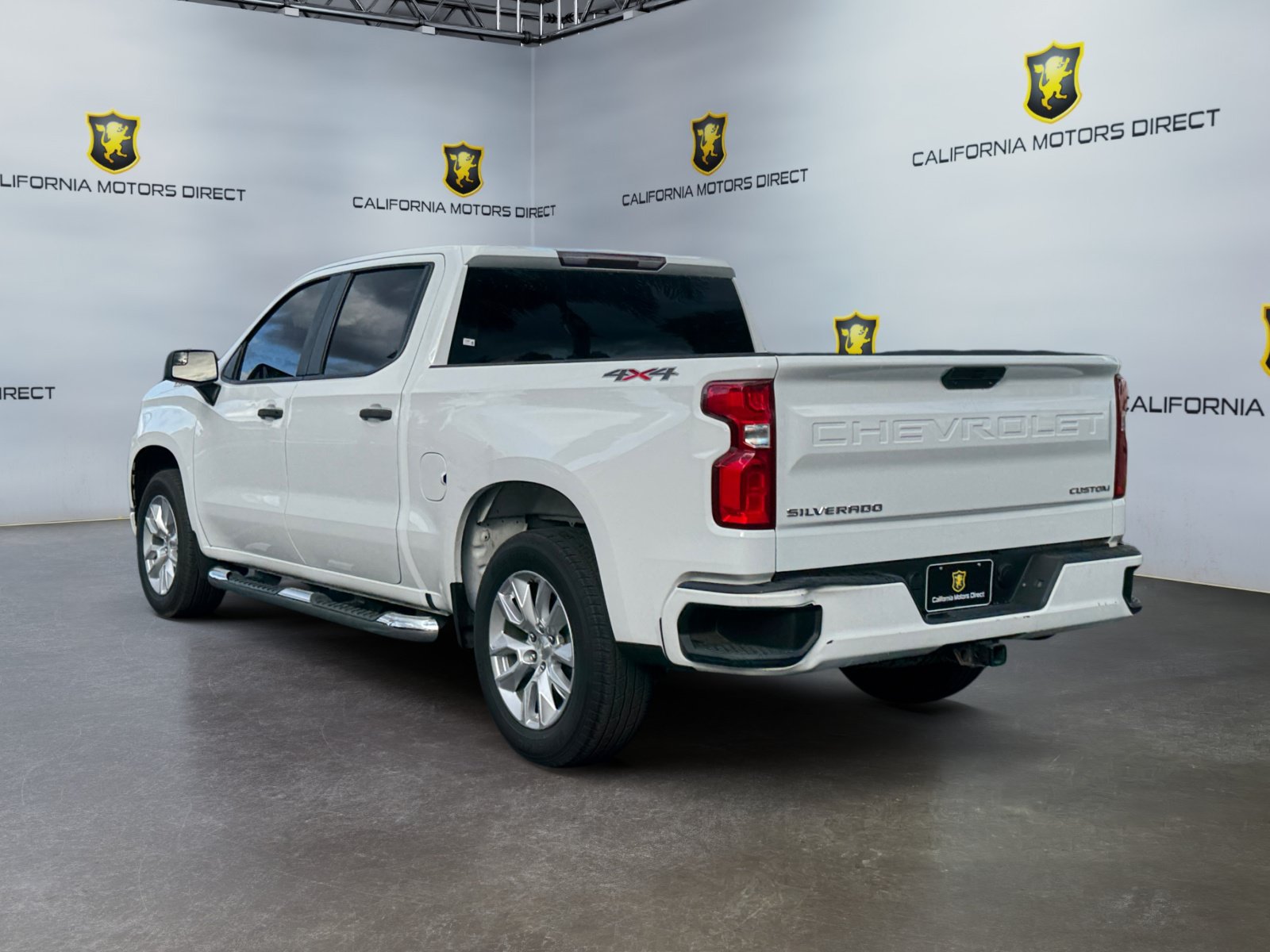Used 2020 Chevrolet Silverado 1500 Custom w/ Custom Value Package AWD/4WD image 3