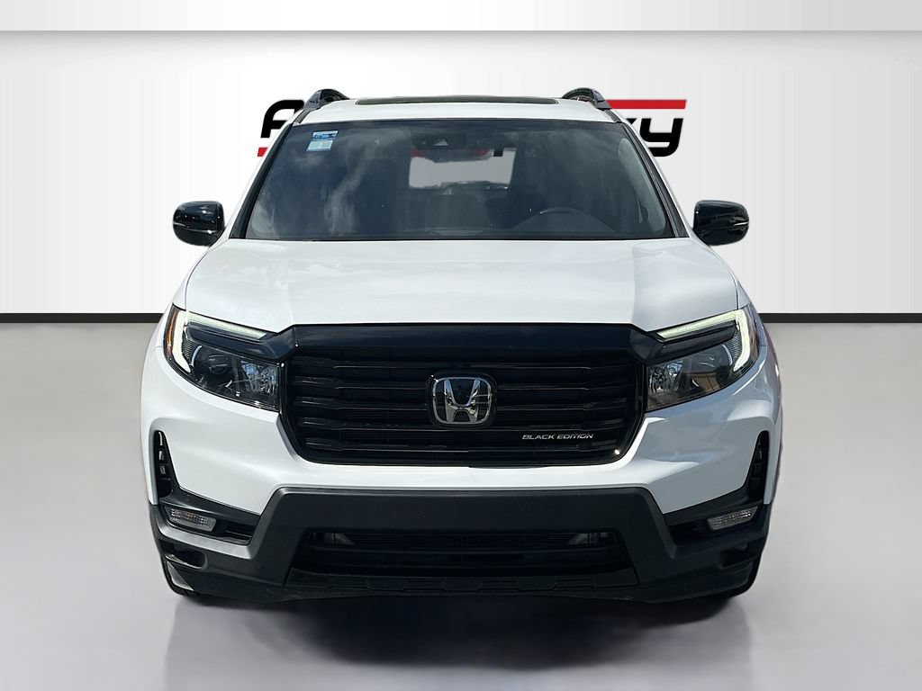 Used 2025 Honda Passport Black Edition image 2