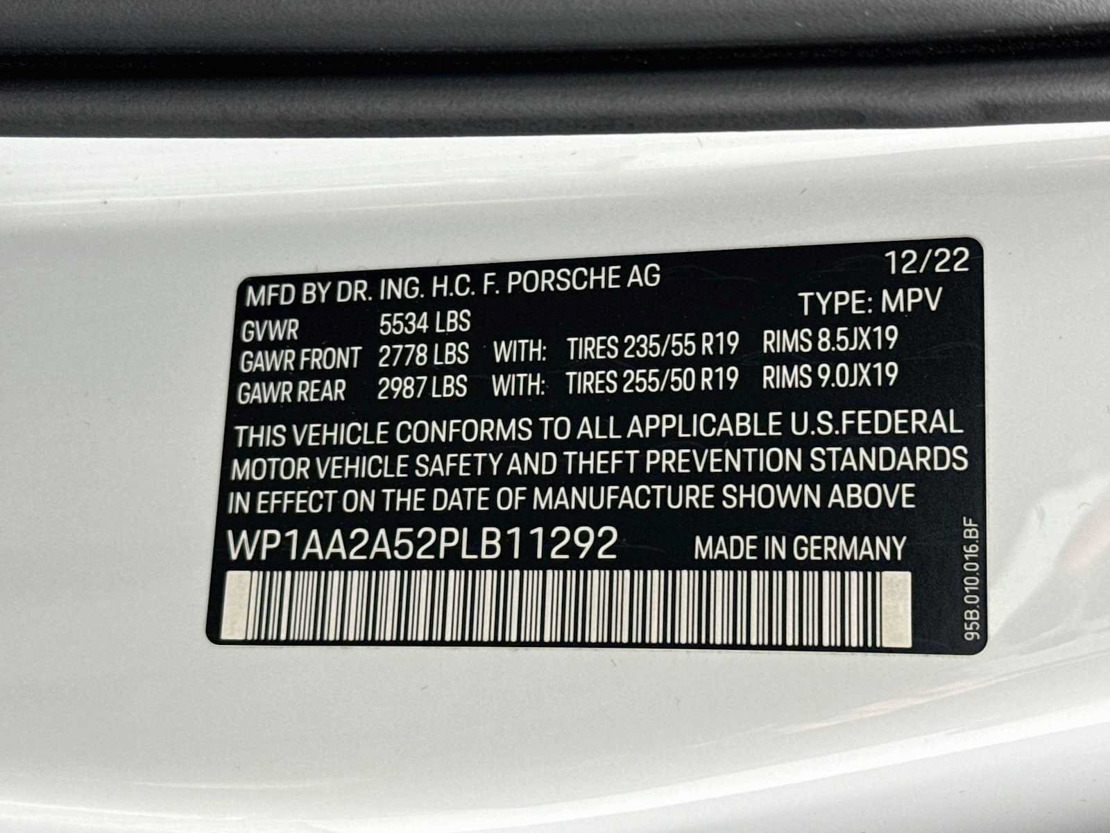 Used 2023 Porsche Macan Turbo AWD/4WD image 29