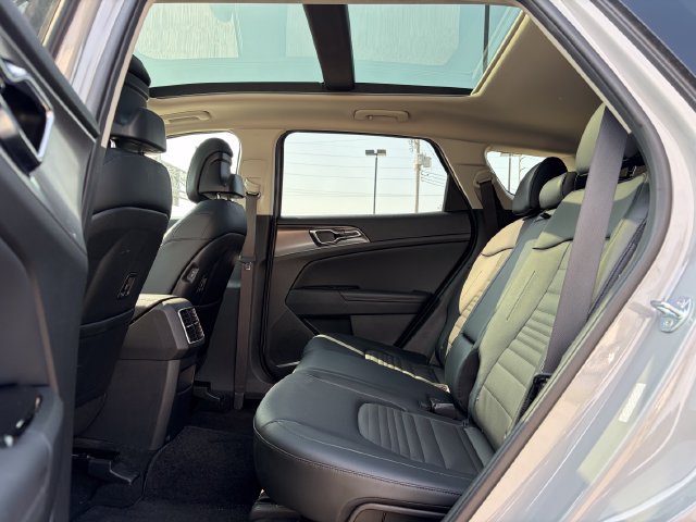 Certified 2024 Kia Sportage SX AWD/4WD image 30