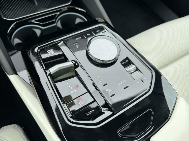 New 2027 BMW 530i xDrive w/ Premium Package AWD/4WD image 17