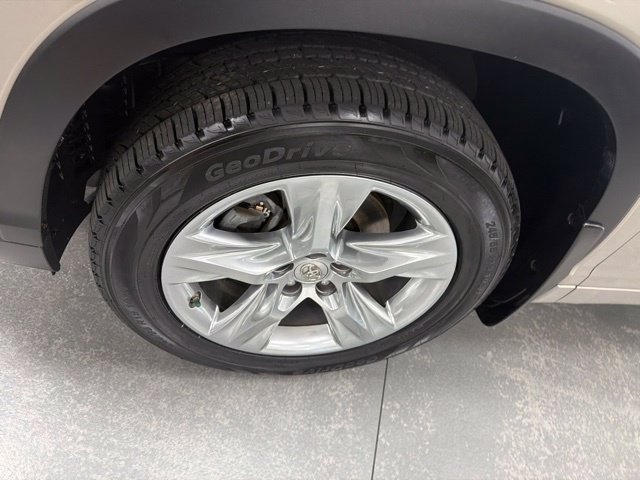 Used 2015 Toyota Highlander Limited AWD/4WD image 31