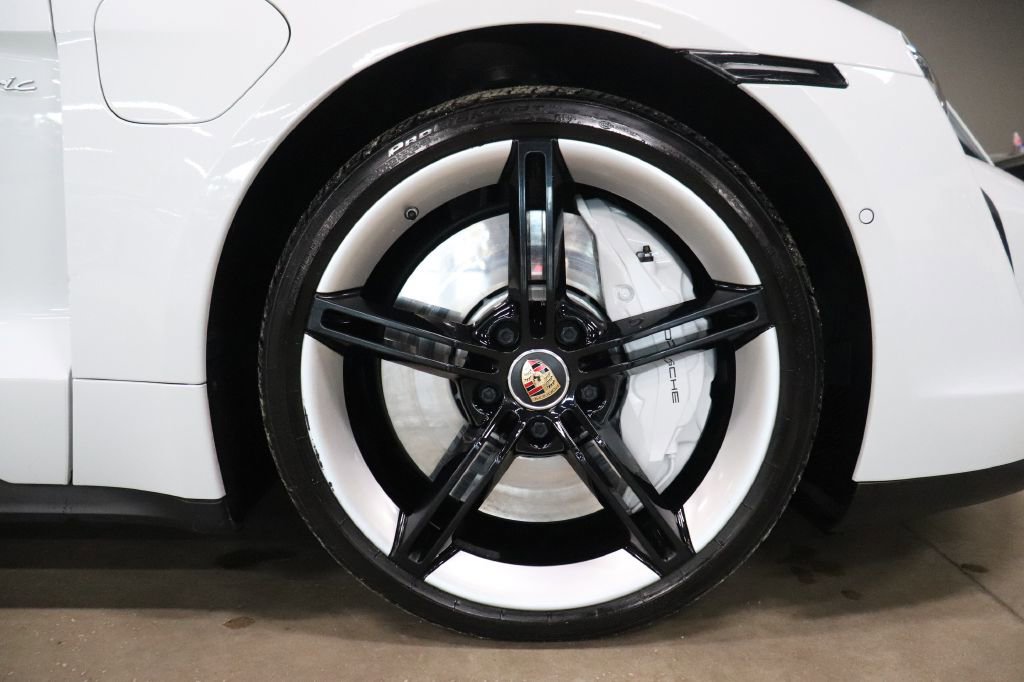 Used 2020 Porsche Taycan 4S image 38
