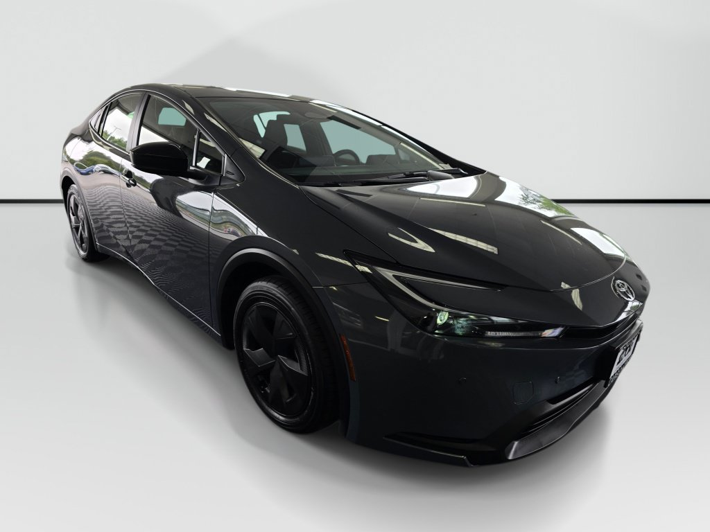Used 2024 Toyota Prius LE FWD image 7