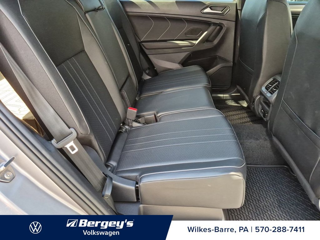 Certified 2024 Volkswagen Tiguan SE R-Line AWD/4WD image 35