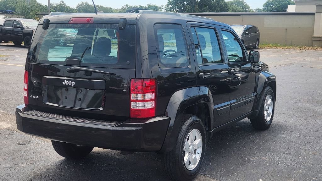 Used 2012 Jeep Liberty Sport AWD/4WD image 6
