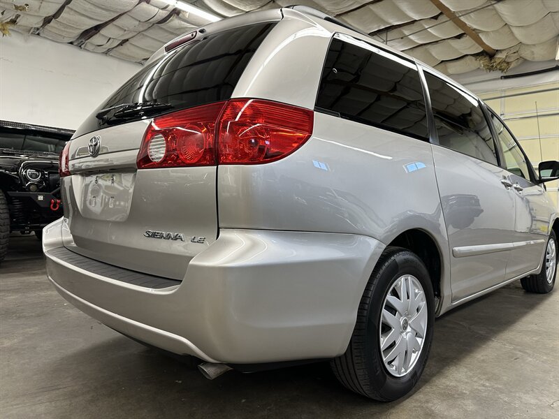 Used 2007 Toyota Sienna LE FWD image 36
