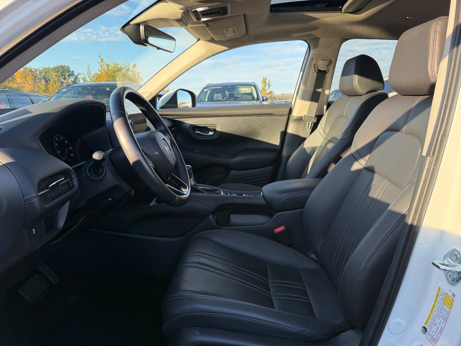 Used 2023 Honda HR-V EX-L image 5