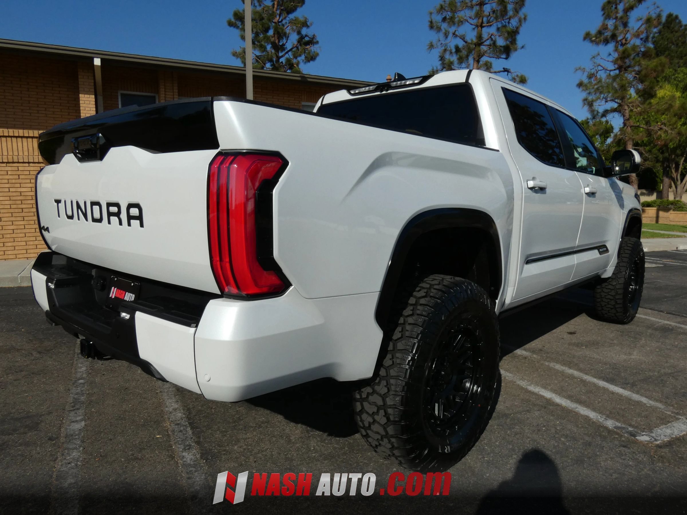 Used 2024 Toyota Tundra Platinum AWD/4WD image 9